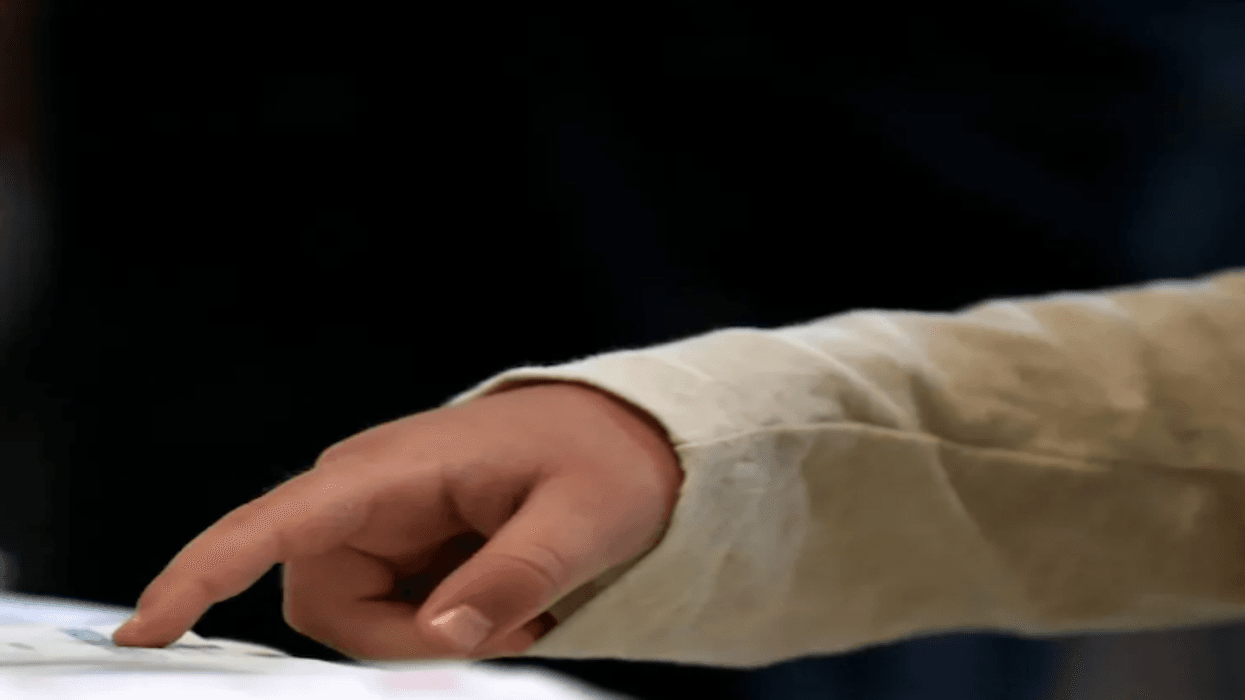 'Charlie Bit My Finger' video fetches $760,000 at NFT auction