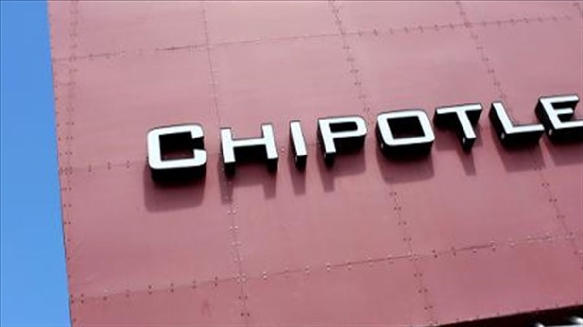 Gun-toting customers rob Chipotle after being denied extra cheese
