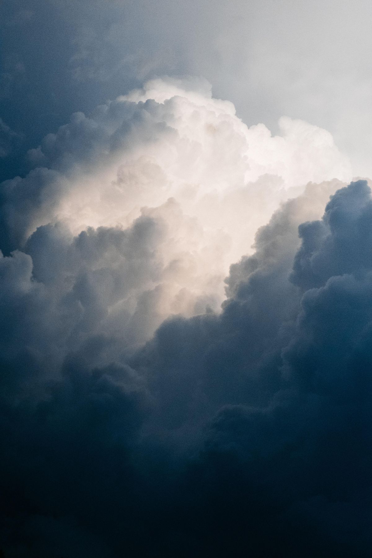 Clouds carry drug-resistant bacteria across distances: study