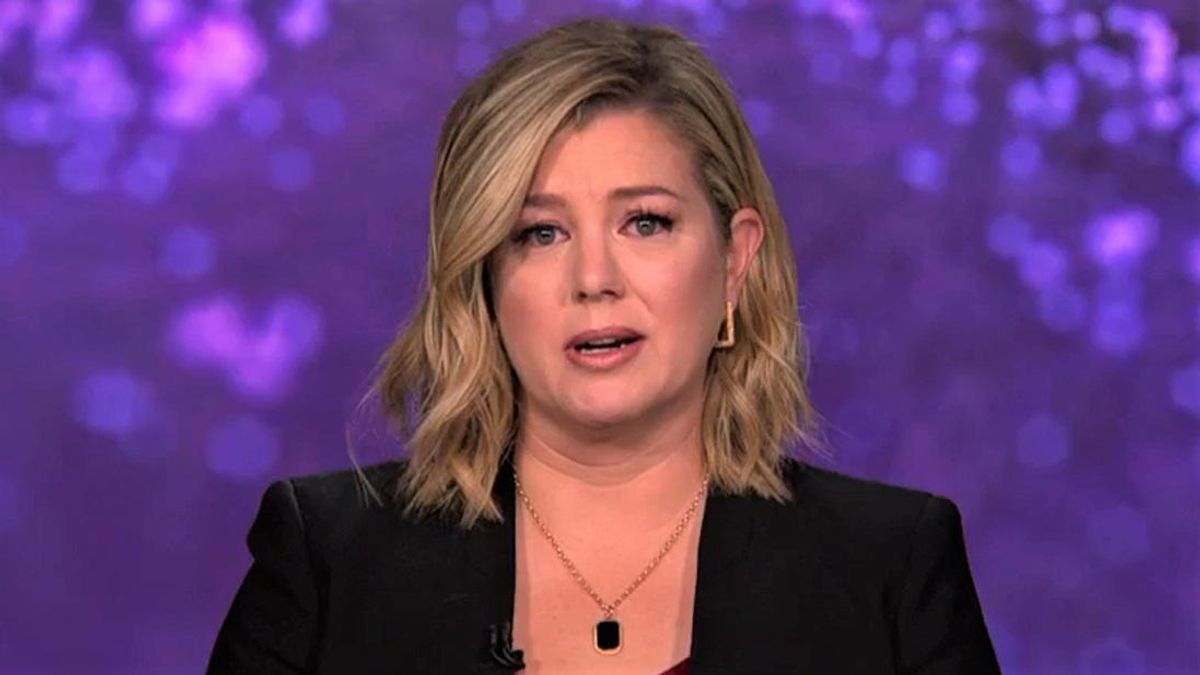 WATCH: CNN's Brianna Keilar tears up talking about 500,000 Americans who lost their lives to COVID-19