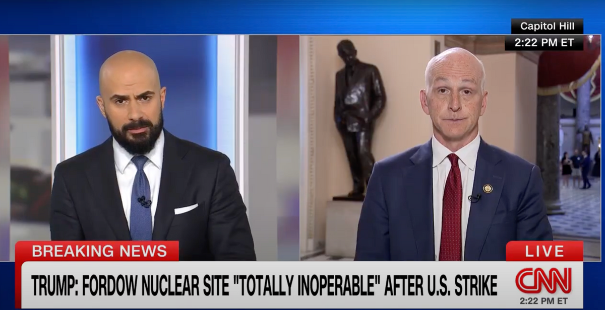 'Got your timeline mixed up': Dem fact checks CNN anchor to his face