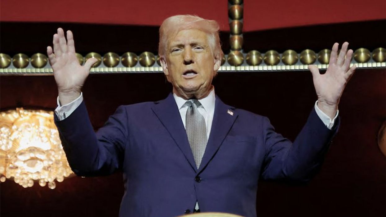 Bill Maher taunts 'big man' Trump for failing to 'block' honorary award