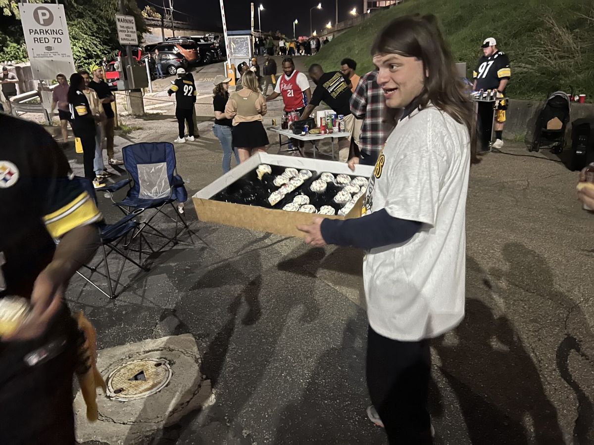 Cupcakes and tailgates: Steelers fans don’t want to talk politics as Trump attends game