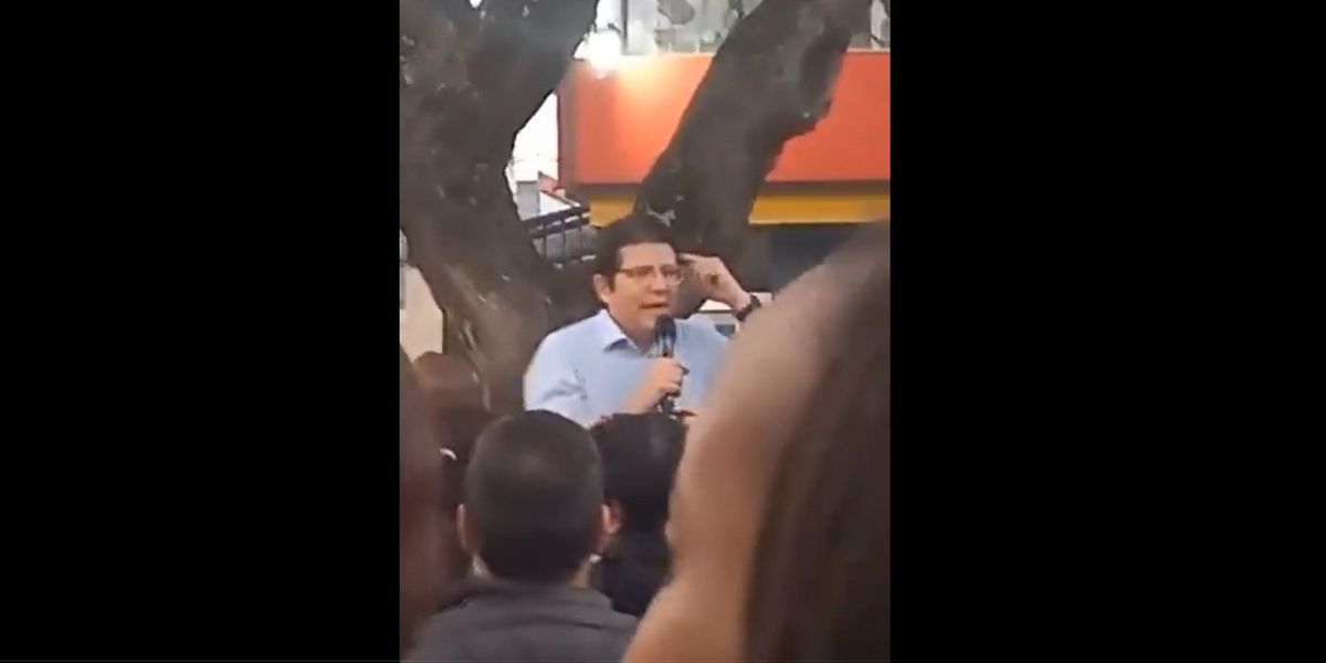 Watch: Colombian presidential candidate 'shot at an event'