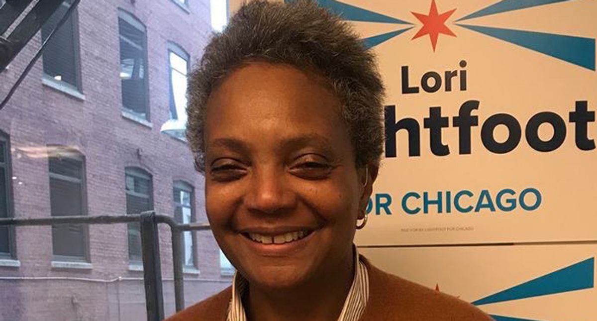 Chicago mayor asks teachers to have students volunteer for her campaign for extra credit