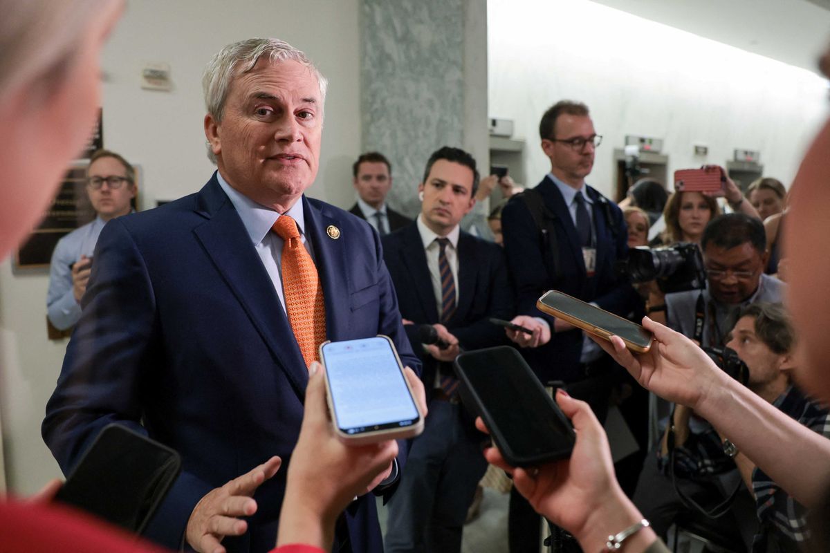 Republicans en masse skip Bondi's closed-door Epstein hearing