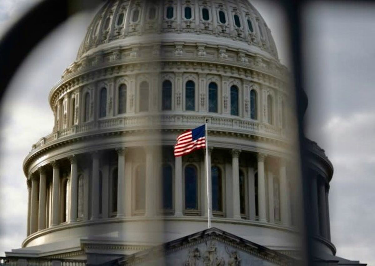 Americans gird for Christmas U.S. government shutdown