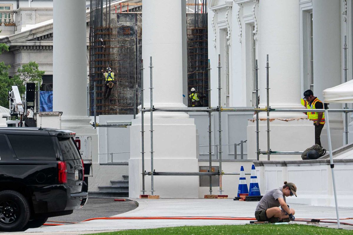 'Giant tarp' at White House startles reporters amid Trump update to iconic columns