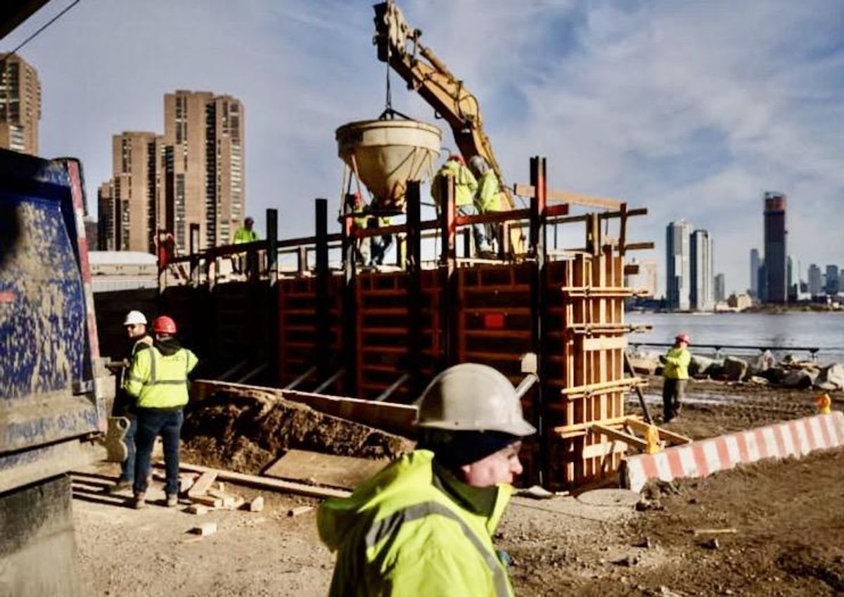 Vulnerable to climate change, New York constructs seawall