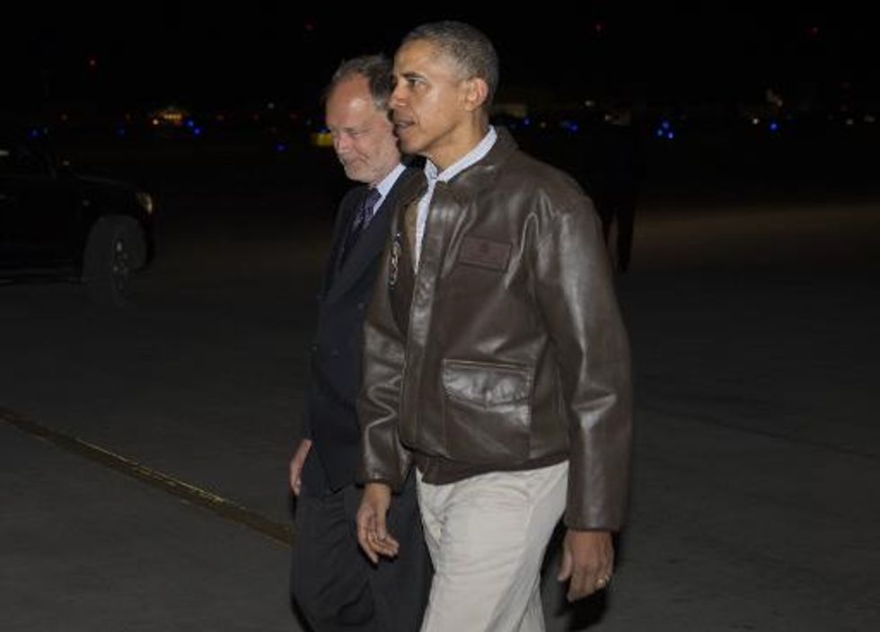 President Obama makes surprise Memorial Day trip to Afghanistan to praise troops