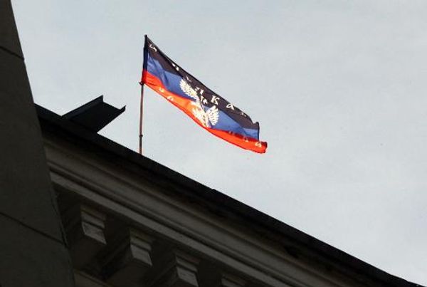 Pro-Russian forces seize control of eastern Ukranian television station