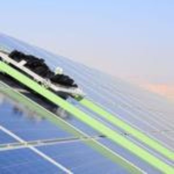 Kibbutz recruits 100 solar panel robots to combat desert dust