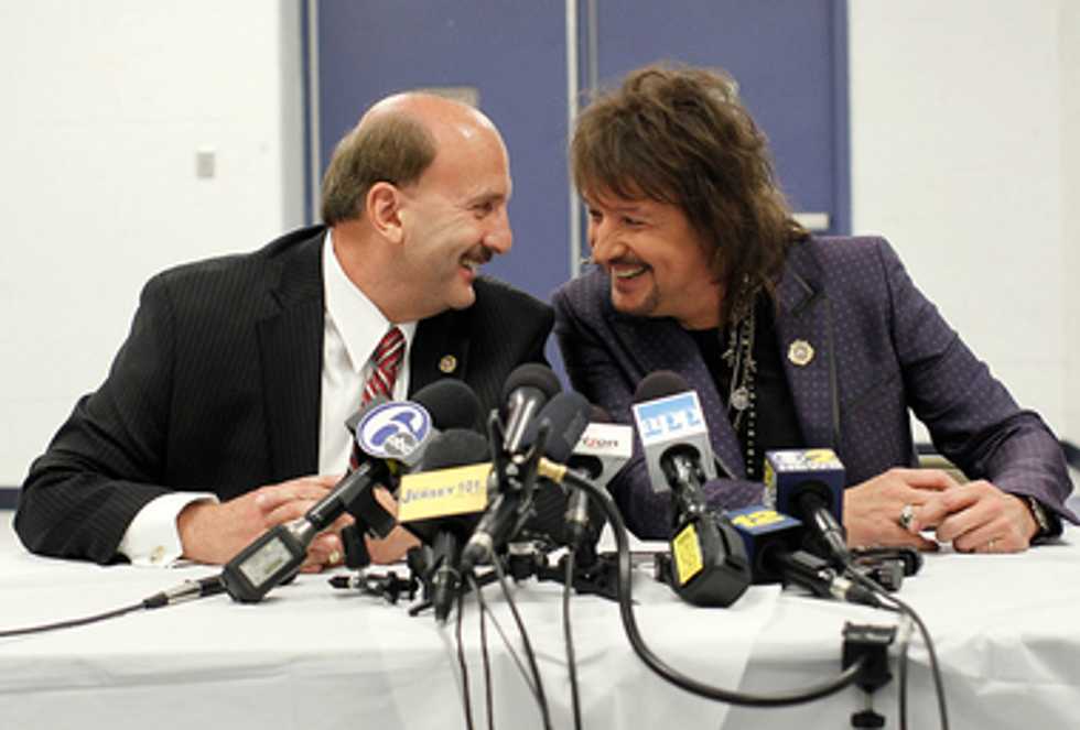 Bon Jovi's Richie Sambora warns against the dangers of heroin