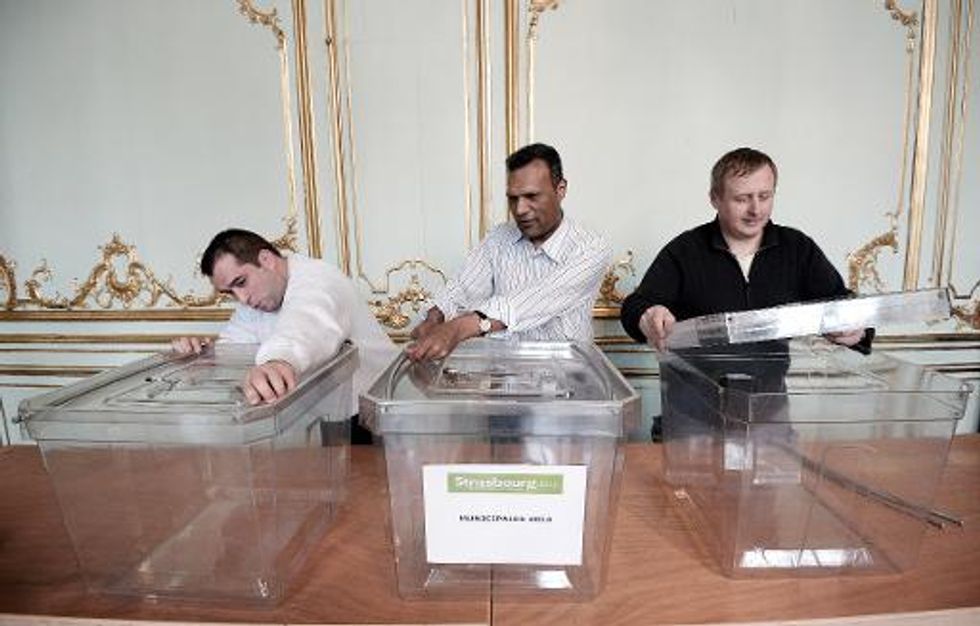 Far-right National Front set to surge in French local elections