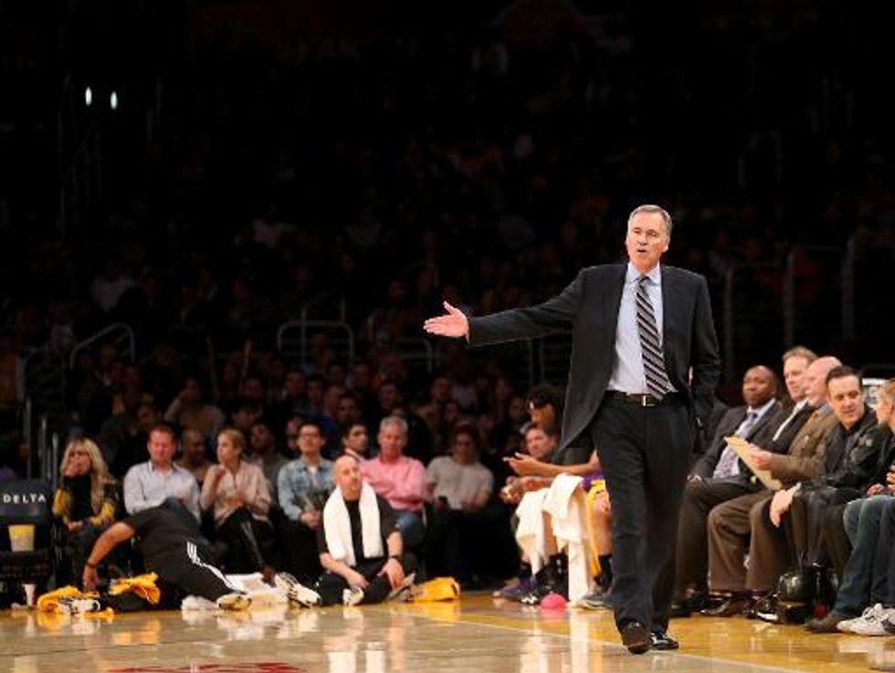 Mike D'Antoni resigns as Lakers coach