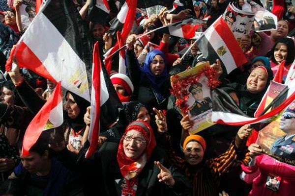 Crowds return to Tahrir Square to cheer Egypt General Abdel Fattah al-Sisi
