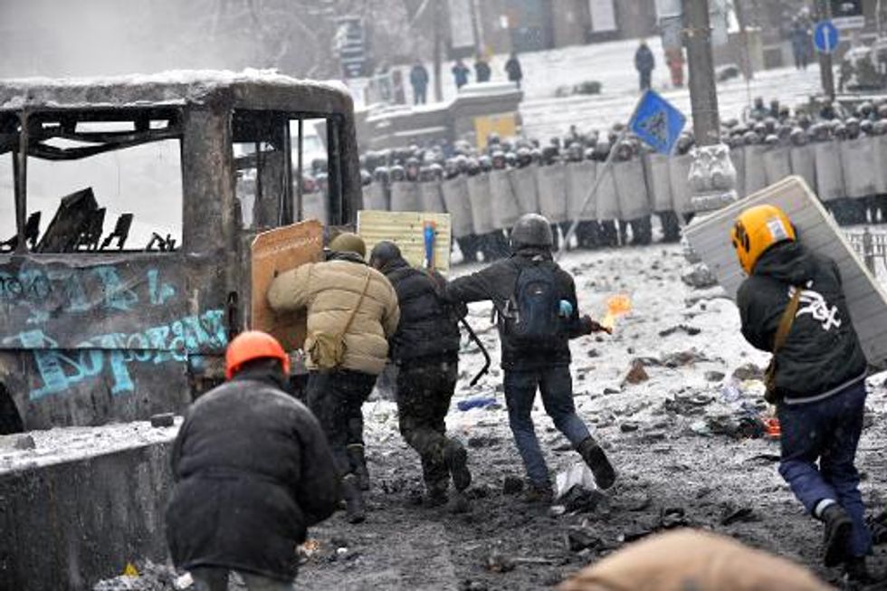 U.S. embassy revokes visas for 'several Ukrainians' linked to violent clashes