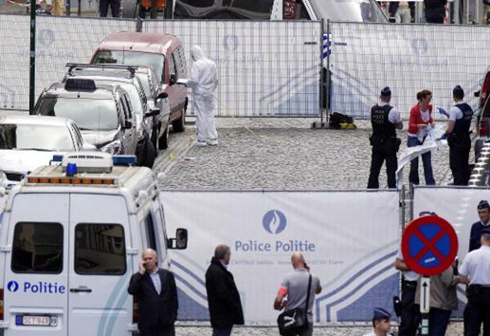 Belgium hunts Jewish museum gunman amid fears of anti-Semitism