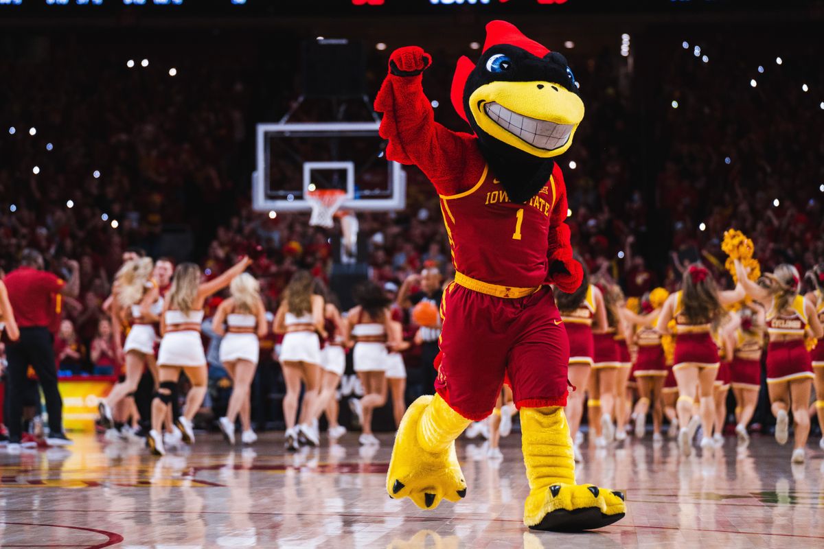 Iowa auditor accuses GOP legislature of retaliation against him for criticizing college athletic director