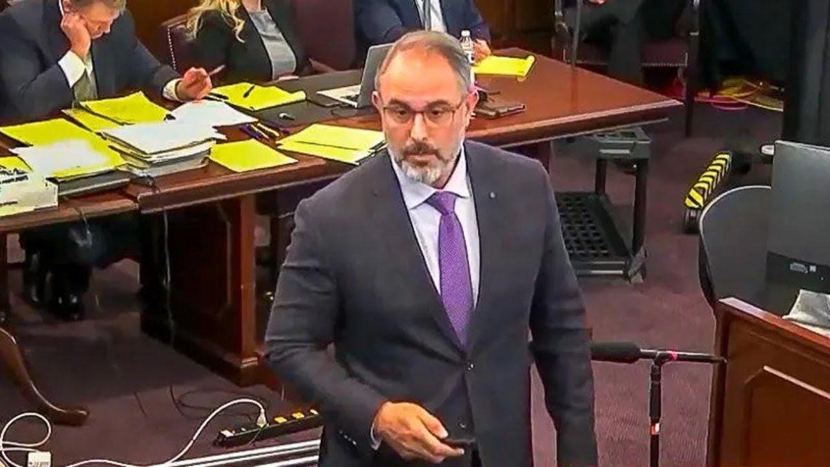 Defense attorney closes trial by suggesting 'idyllic' white neighborhood was 'very scared' of Ahmaud Arbery