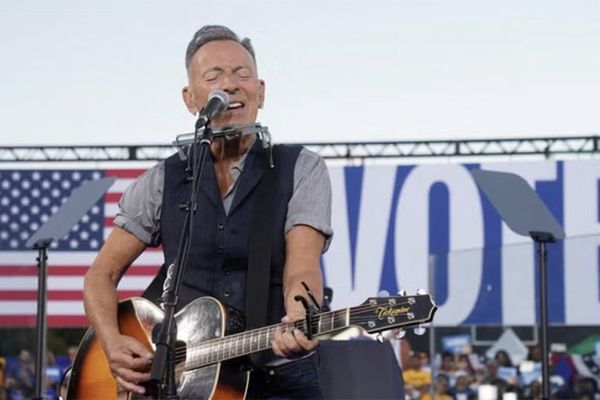 Mockery as video shows big-name Republican hit with 'brutal' snub from rock legend