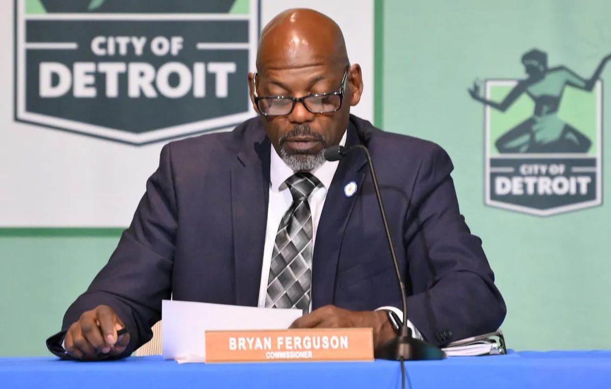 Detroit police commissioner insists sex worker jumped into his truck after cops bust him in act: report