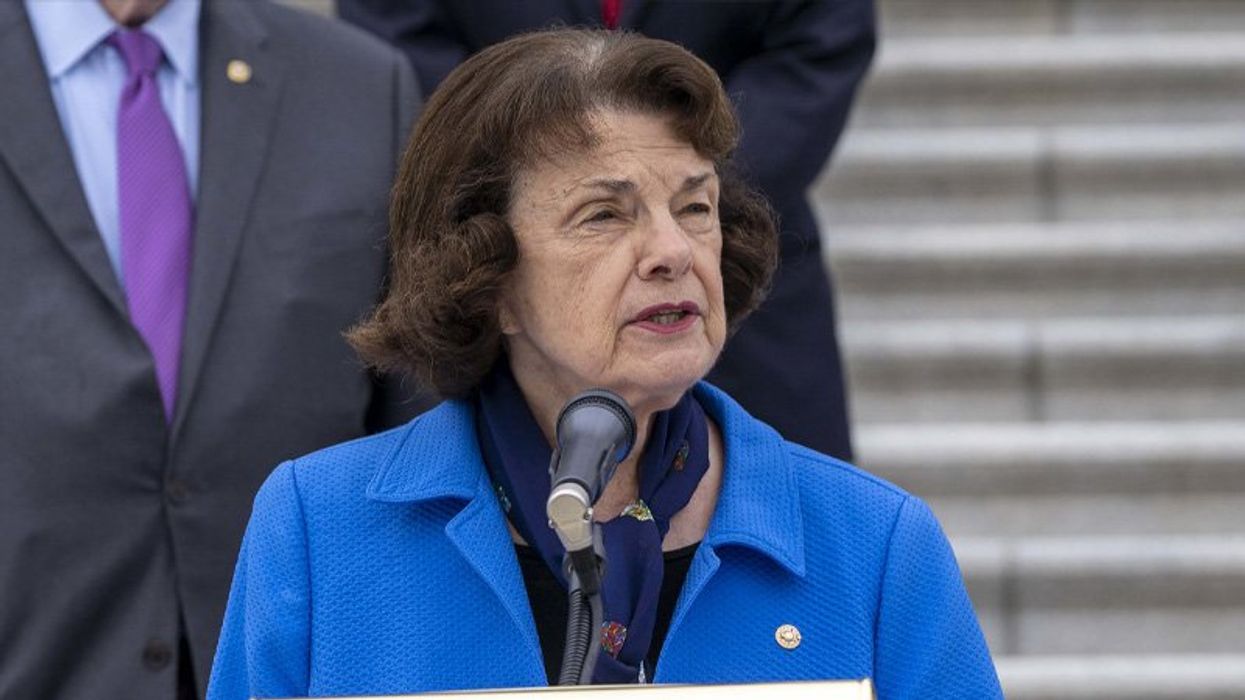 Dianne Feinstein hospitalized with shingles: Report