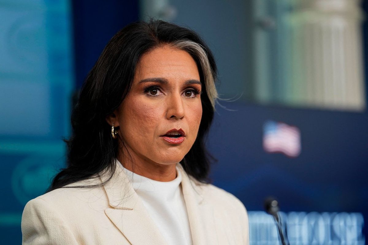 'That's a lie': Reporters overheard whispering as Tulsi Gabbard launched Obama rant