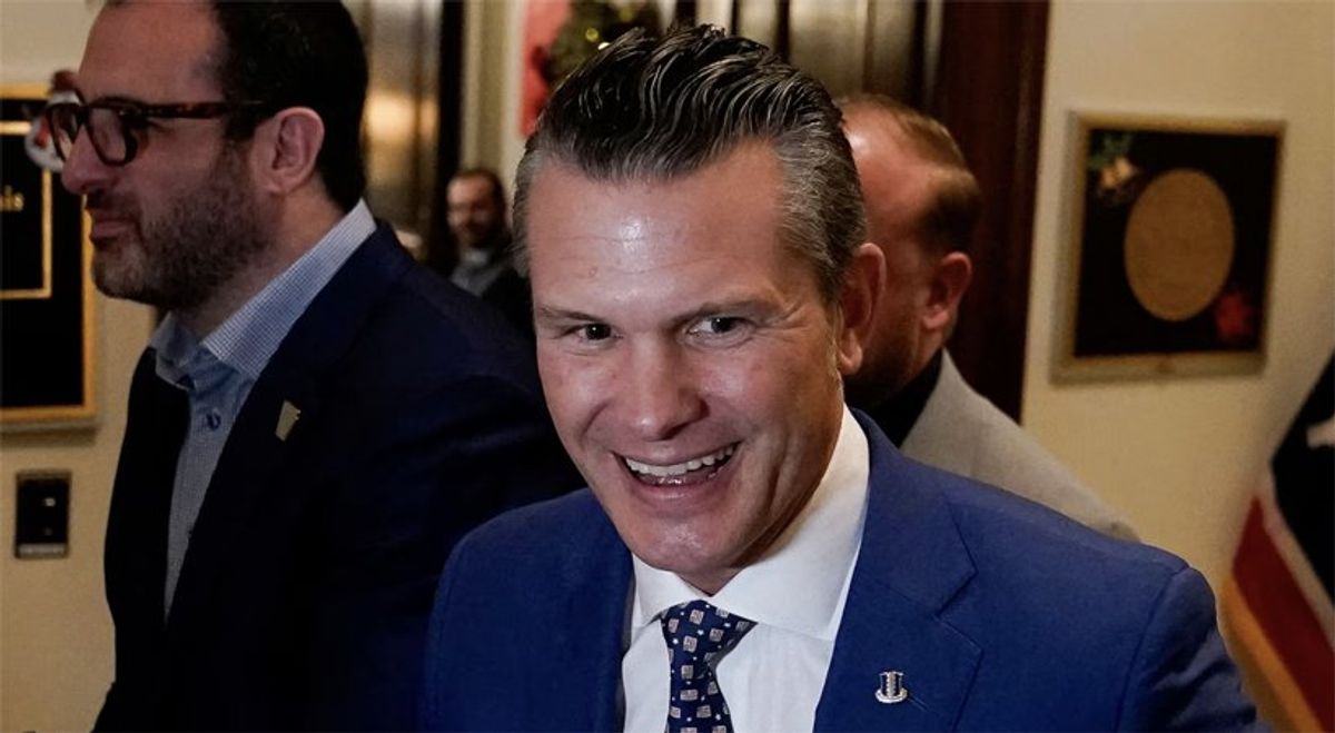 'Power vacuum': White House gives up on finding chief staffer for Pete Hegseth