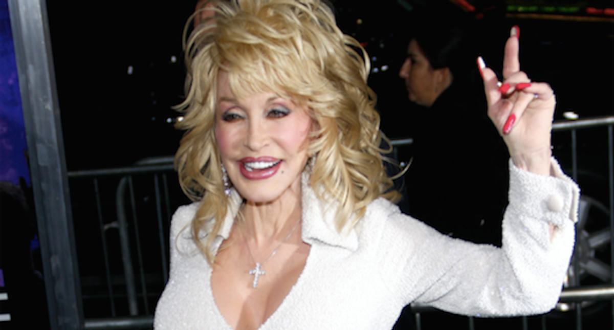 Dolly Parton tweaks hit 'Jolene' to urge Covid vaccine