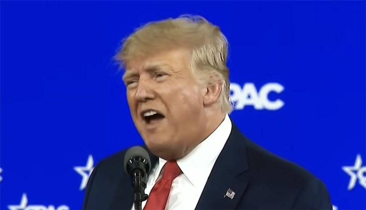 ‘Traitorous, narcissistic sociopath’: Experts stunned after ‘small, weak, powerless’ Trump praises Putin at CPAC