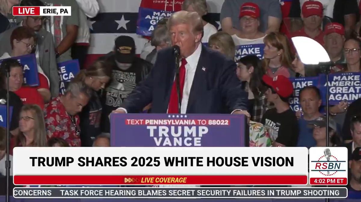 'They're leaving': Observers erupt as people depart Trump's rally while he's still talking