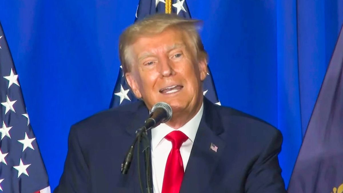 Trump rants to women's group: 'They want to take away your washing machines and your dryers'