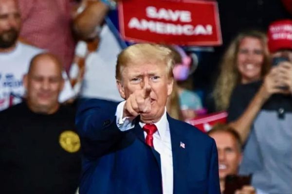 Trump says critics will be in 'mental institution' if he becomes president