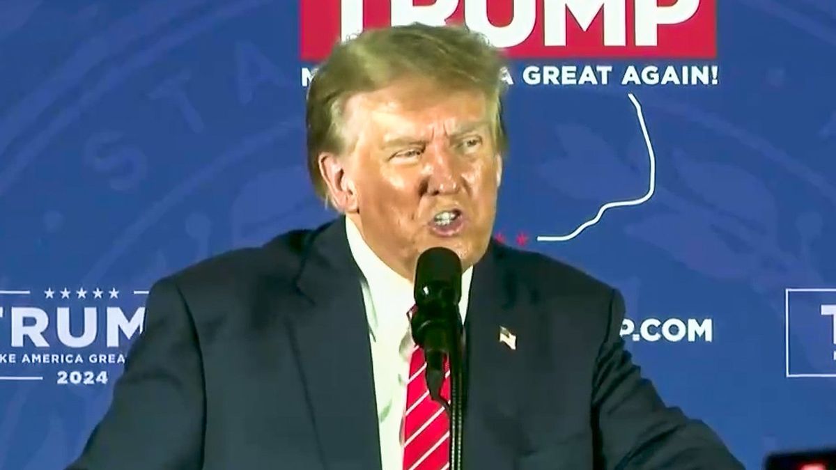 Fox News contributor: Trump's mental flubs are 'clearly a typo on the teleprompter'