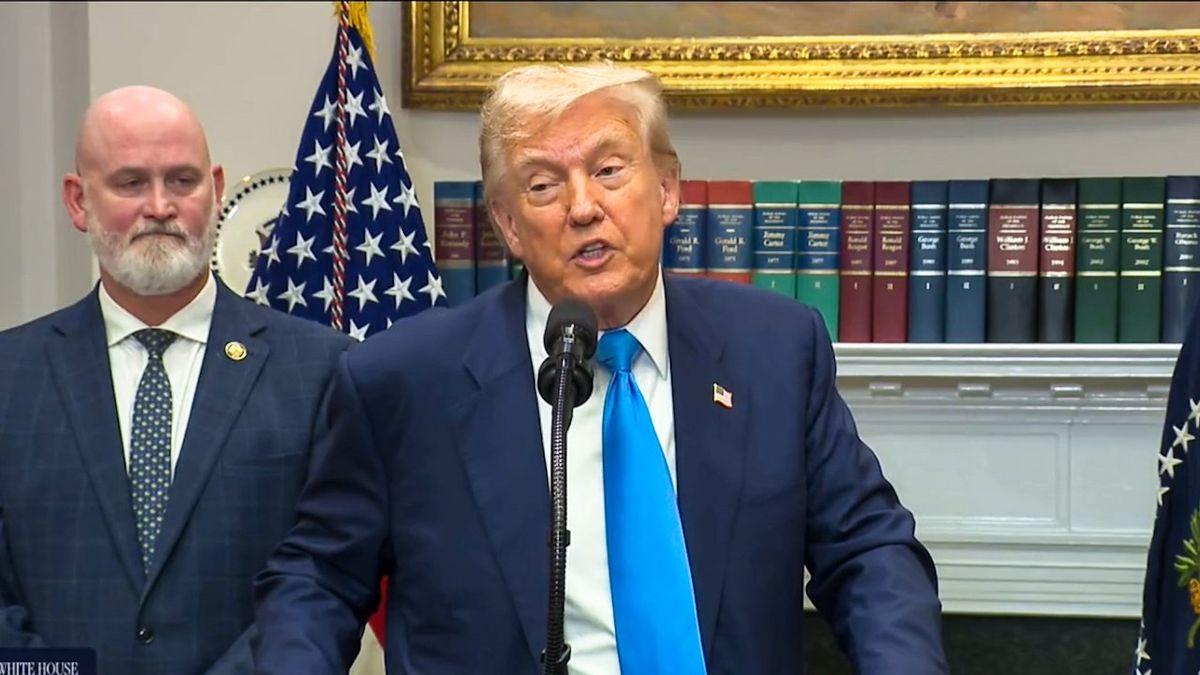 'Scam!' Confused Trump appears to rant about Epstein to answer 'Russiagate' question