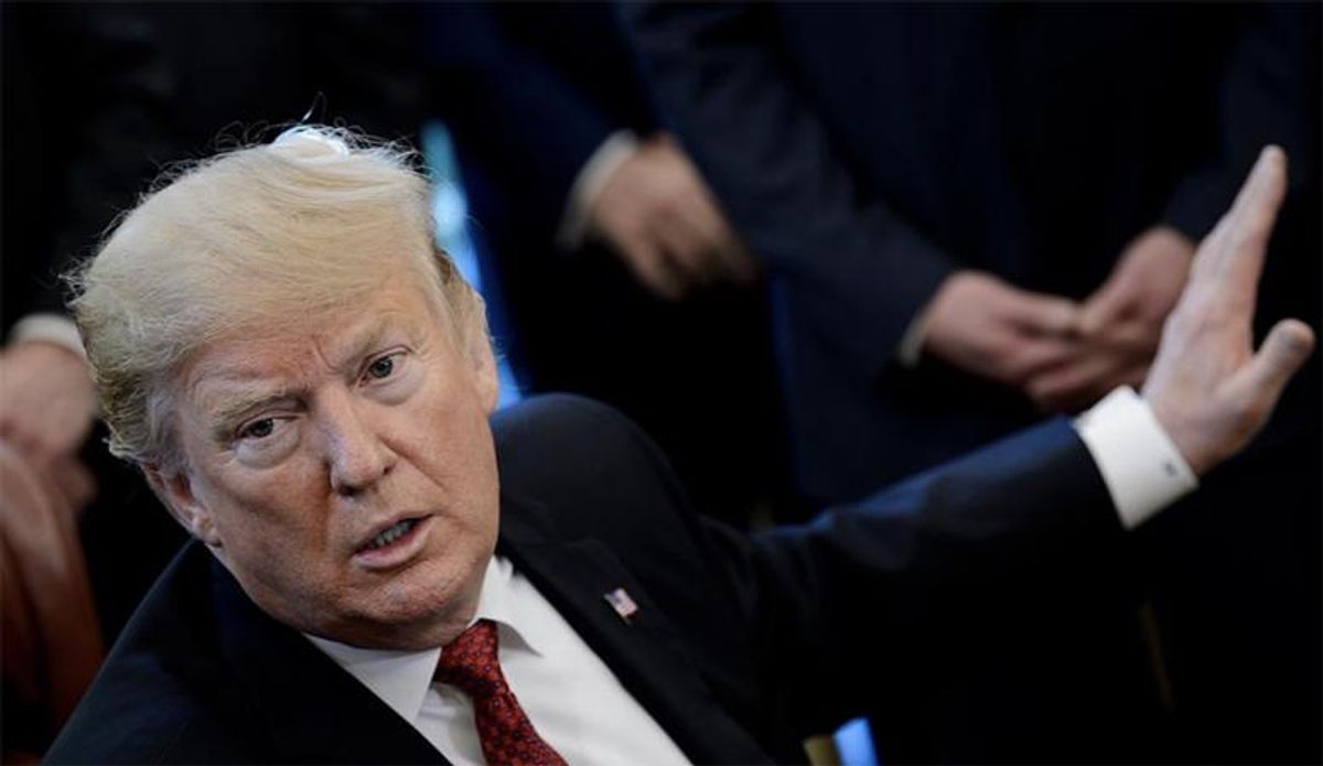 Conservatives bailing on pro-Trump social-media 'echo chambers': report