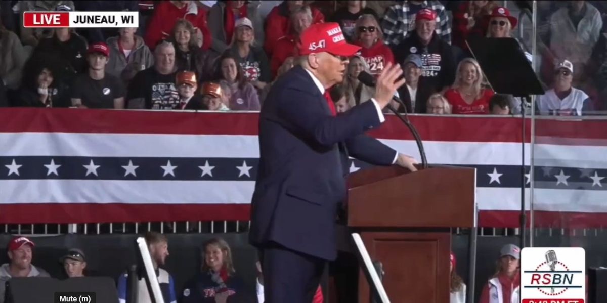 Trump mocked after he 'can't stay on track' during speech due to 'aggressive' fly on stage