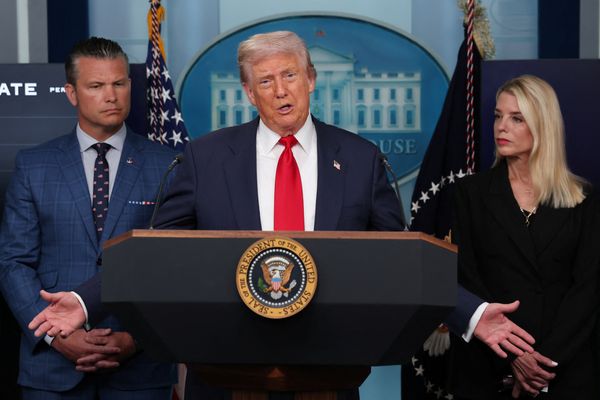 'Feel a little shame:' Ex-Trump aide scolds journalists attending 'humiliation ritual'