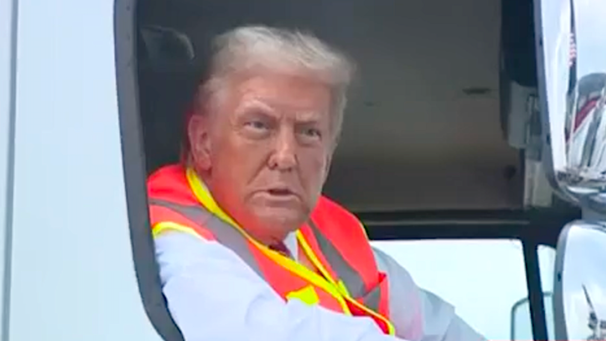 'Funny or weird' stunts are Trump's closing message to voters he needs: WSJ reporter