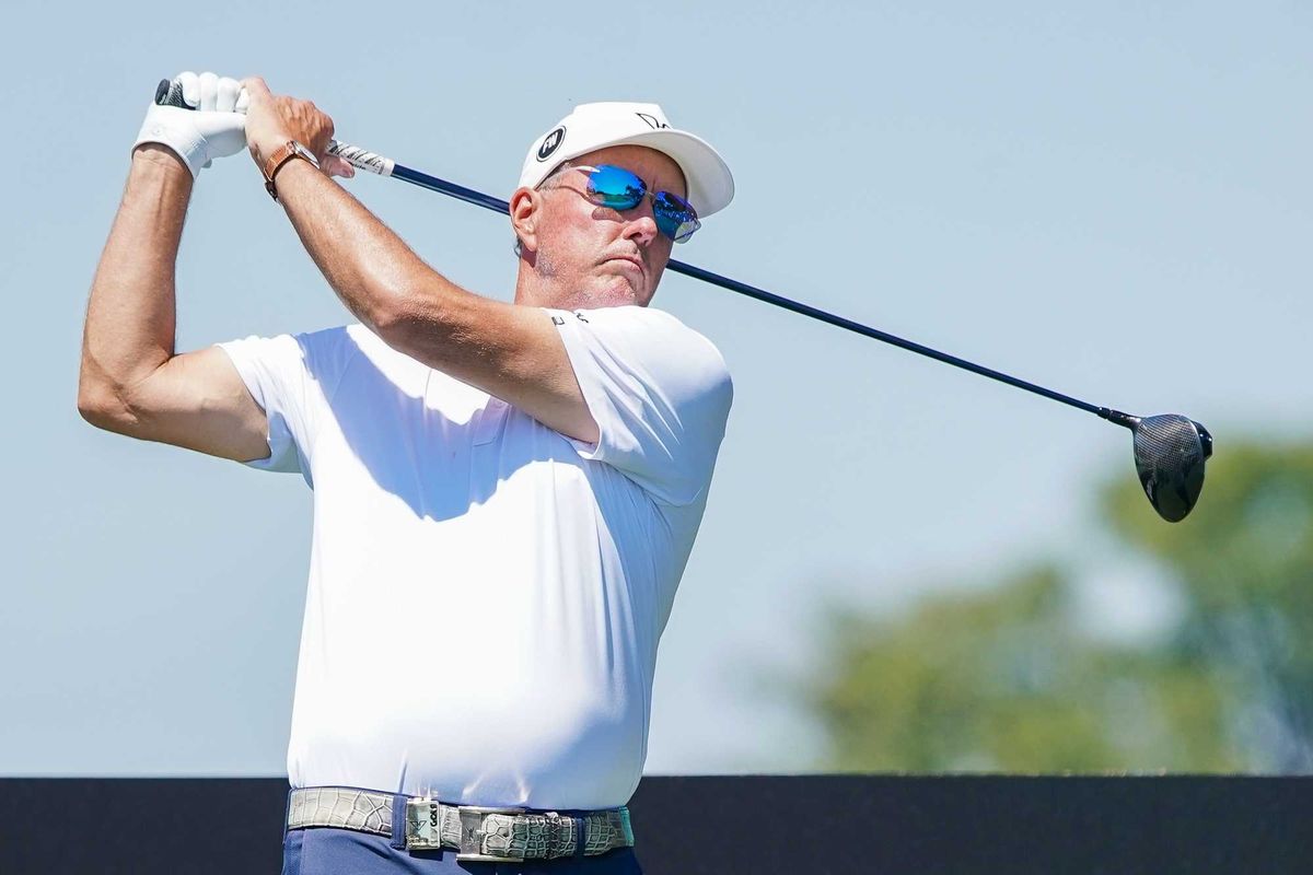 Star golfer banned from local club for 'inappropriate contact' with female staffer: report