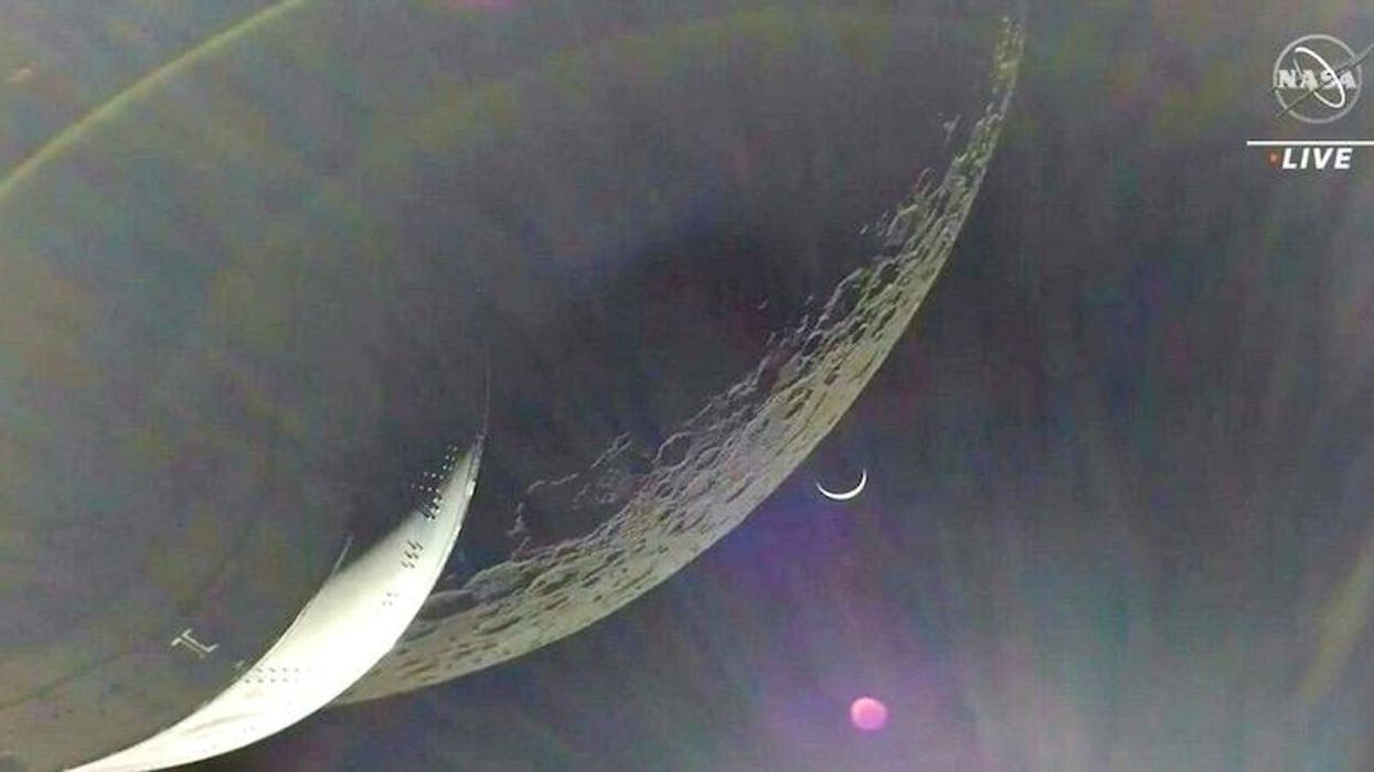 NASA's Orion spaceship slingshots around Moon, heads for home