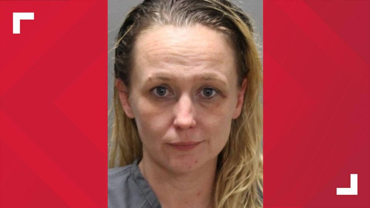 Florida mom brings boxing gloves to school and helps her daughter beat up a classmate: police