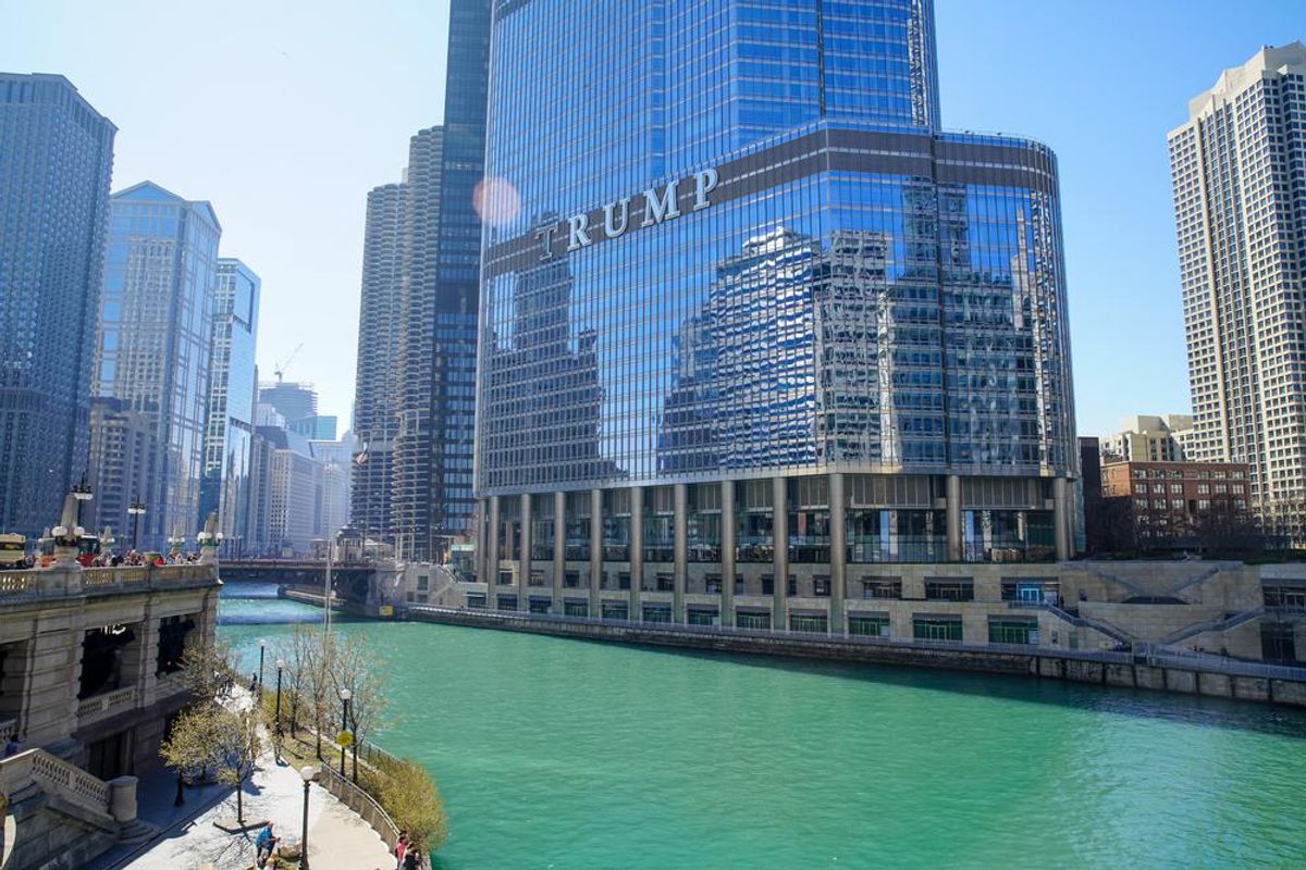 Elderly homeless man set on fire outside Chicago Trump Tower: report
