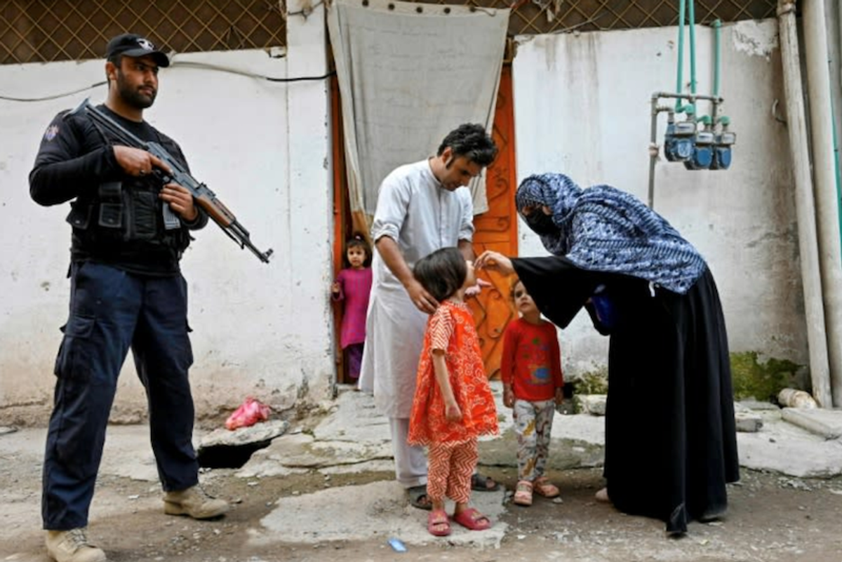 Pakistan anti-polio drive struggles against militants, mistrust