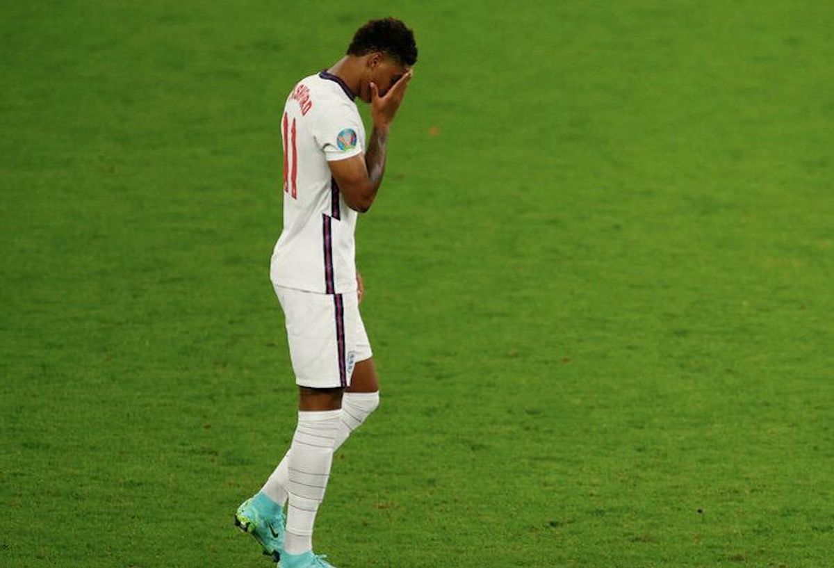 Facebook, Twitter vow to tackle racial abuse of England footballers