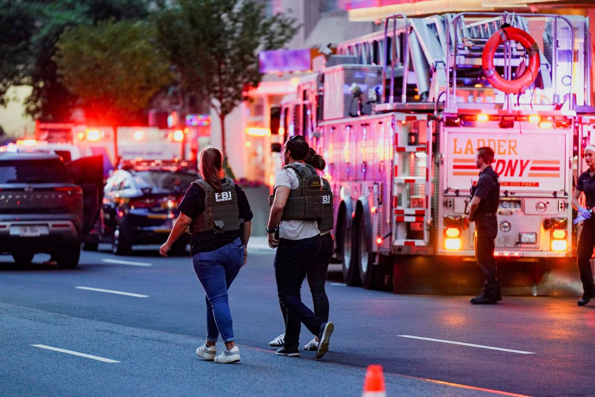 NYC shooting leaves 5 dead, including NYPD officer and suspect: report