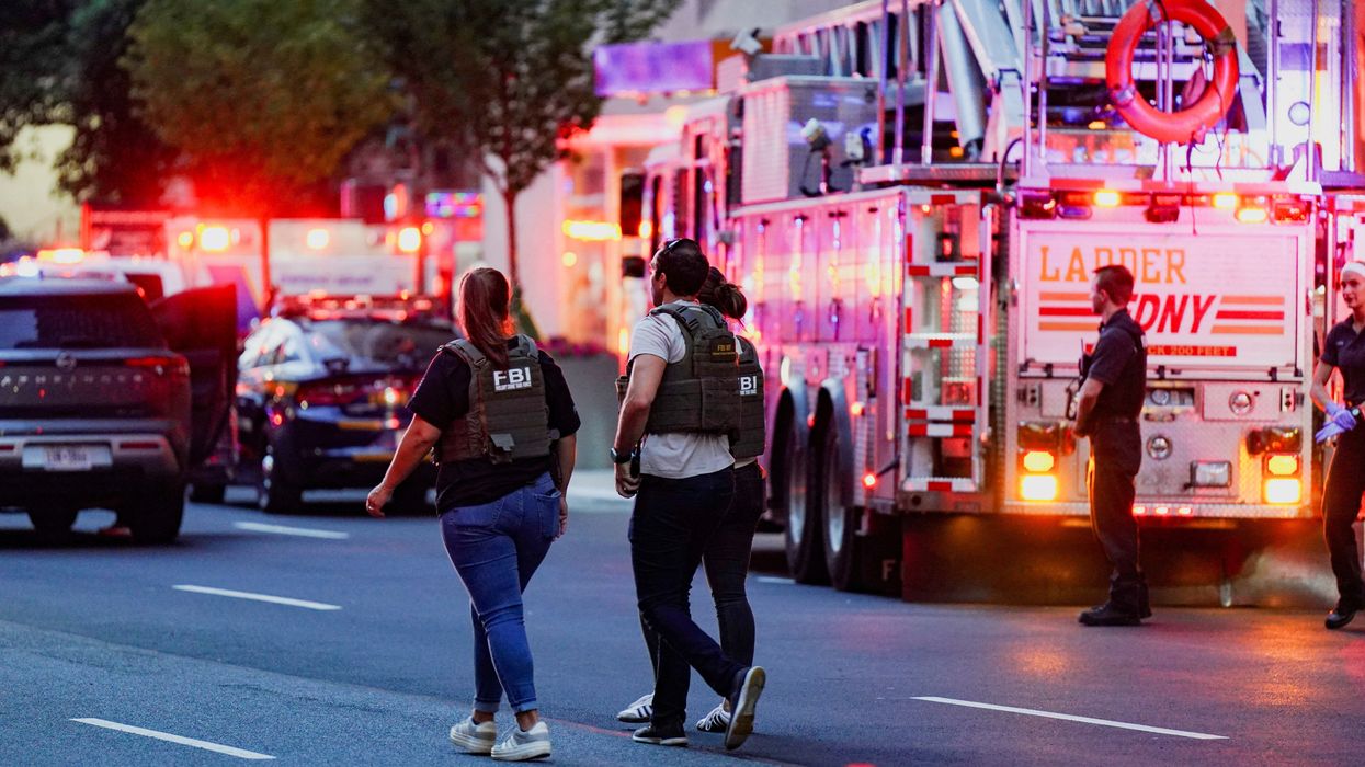 NYC shooting leaves 5 dead, including NYPD officer and suspect: report
