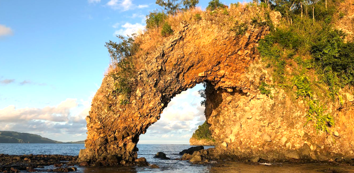 A dramatic volcano eruption changed lives in Fiji 2,500 years ago. 100 generations have kept the story alive