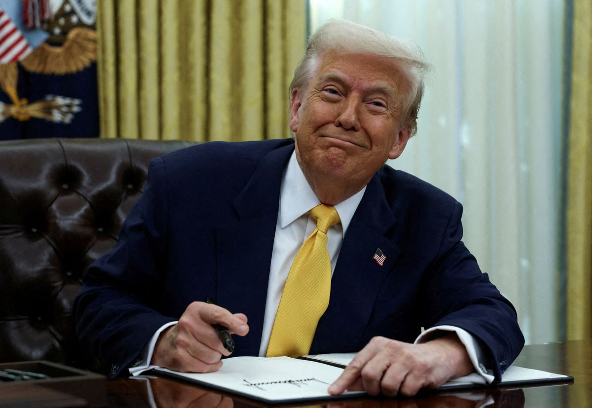 'He would know': Critics pounce on Trump's 'fat, dumb, foolish country' remark